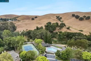 Photo #5: 41073549 Listing 