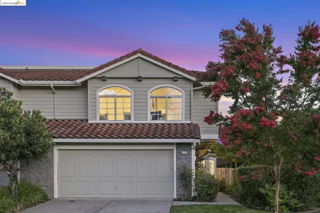 MLS: 41073594 Condo For Sale