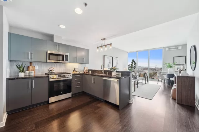 MLS: 41073618 Condo For Sale