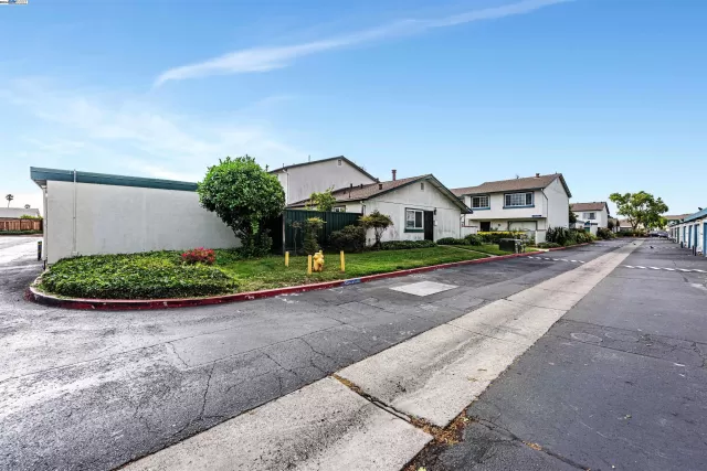 MLS: 41073671 Condo For Sale