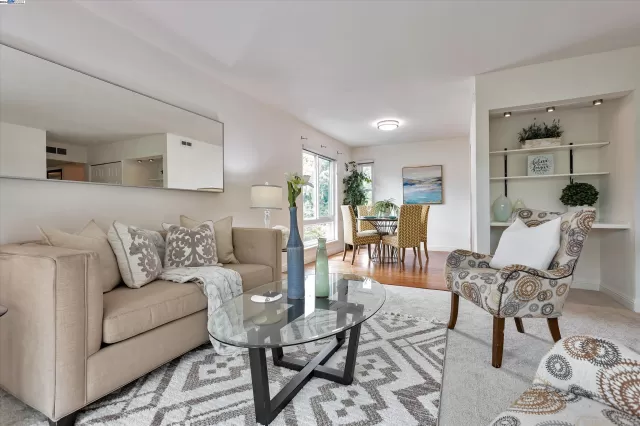 MLS: 41073798 Condo For Sale