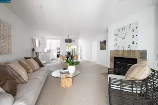 Photo #6: 41073900 Listing