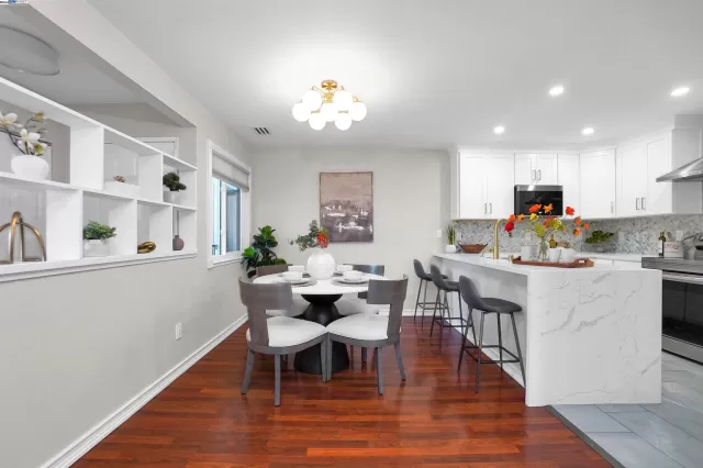 MLS: 41073924 Condo For Sale