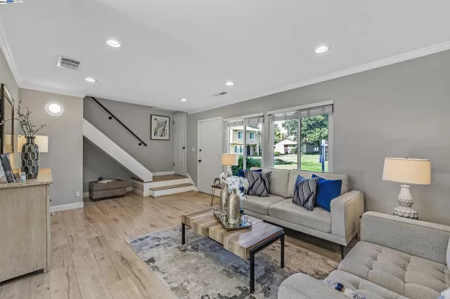 MLS: 41073927 Condo For Sale