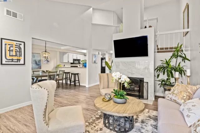 MLS: 41073953 Condo For Sale