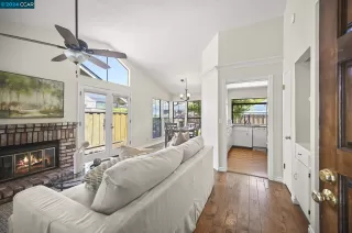 Photo #2: 41073954 Listing