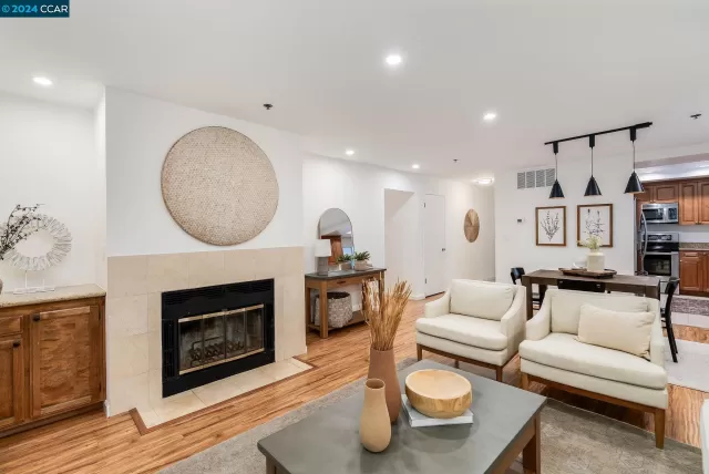 MLS: 41073956 Condo For Sale