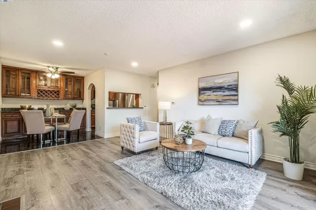 MLS: 41074103 Condo For Sale