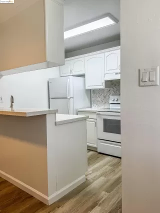 Photo #2: 41074160 Listing