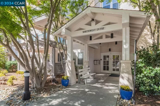 MLS: 41074276 Condo For Sale