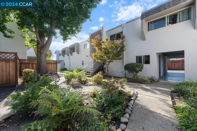 MLS: 41074311 Condo For Sale