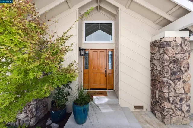 MLS: 41074326 Condo For Sale