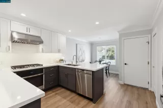 Photo #2: 41074326 Listing 