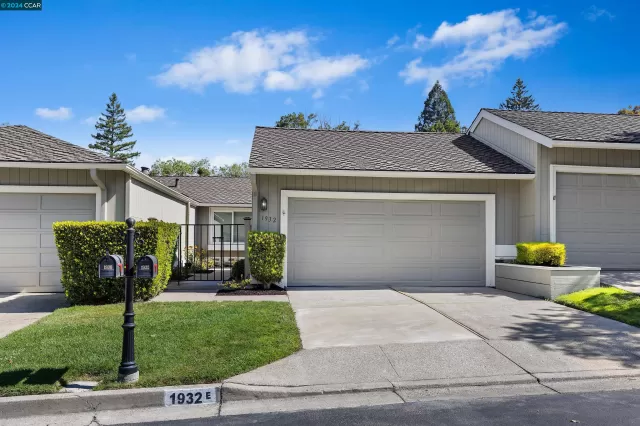 MLS: 41074328 Condo For Sale