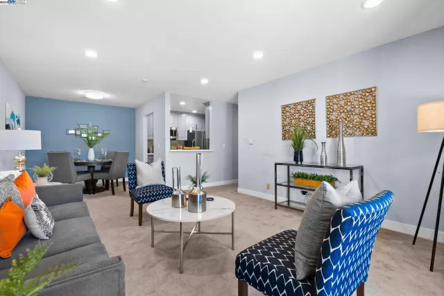 MLS: 41074338 Condo For Sale