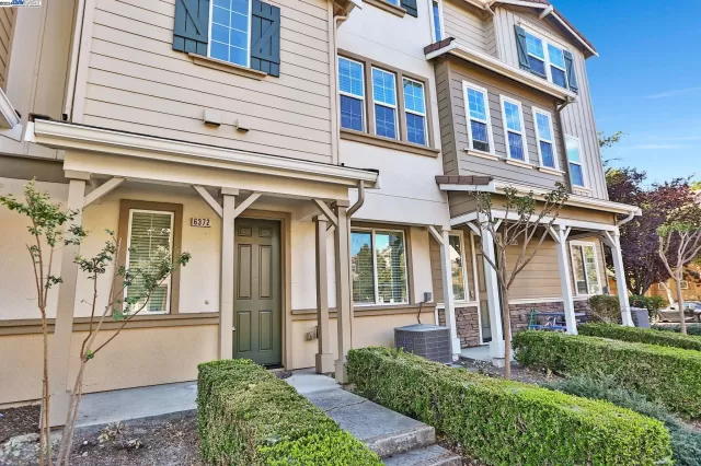 MLS: 41074394 Condo For Sale