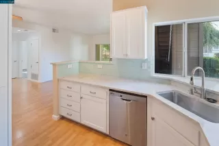 Photo #5: 41074463 Listing