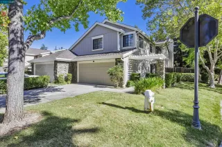 More Details about MLS # 41074541 : 100 SHADY TREE CT