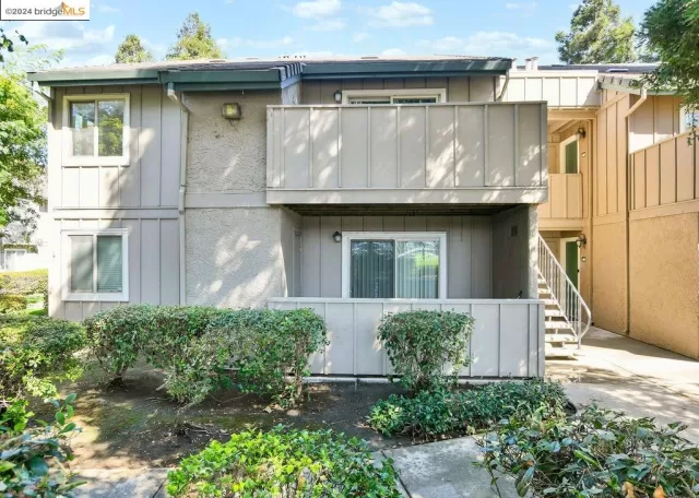 MLS: 41074549 Condo For Sale