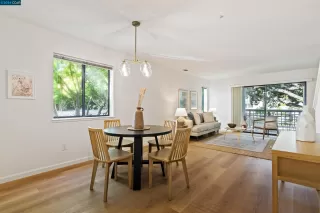 Photo #2: 41074641 Listing 