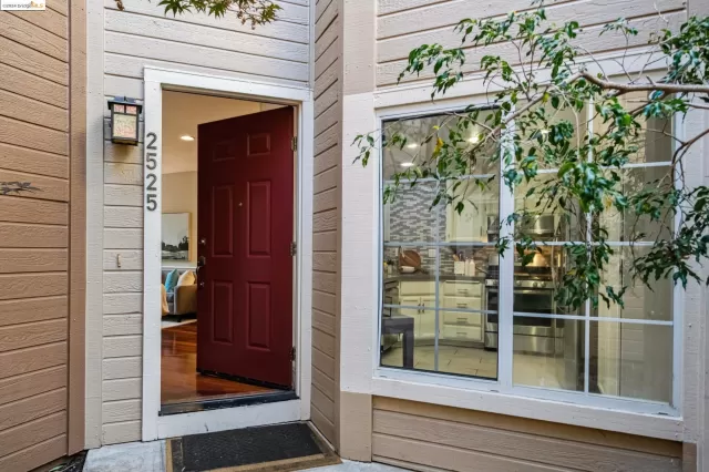 MLS: 41074685 Condo For Sale