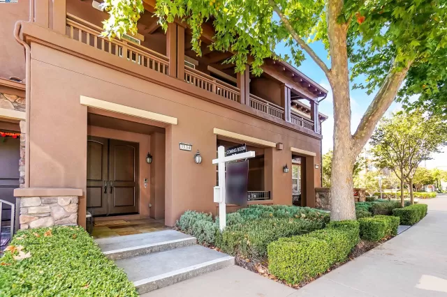 MLS: 41074884 Condo For Sale