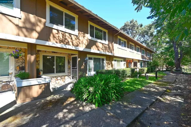 MLS: 41074957 Condo For Sale