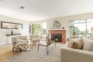 Photo #2: 41075513 Listing 