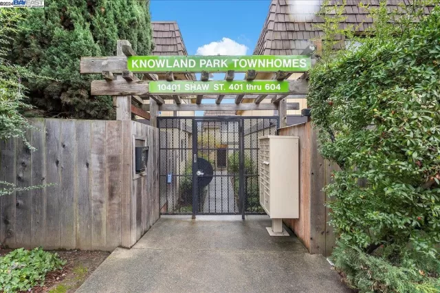 MLS: 41075547 Condo For Sale