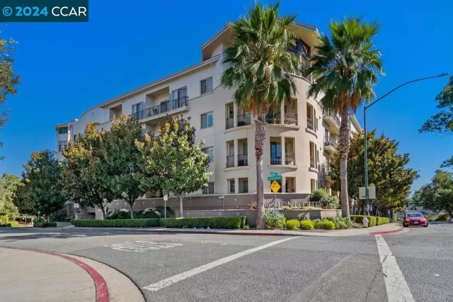 MLS: 41075625 Condo For Sale