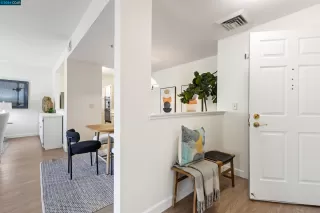 Photo #2: 41075670 Listing