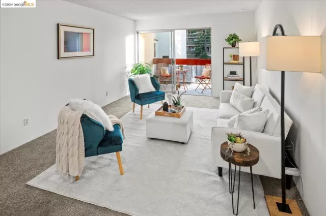 MLS: 41076104 Condo For Sale