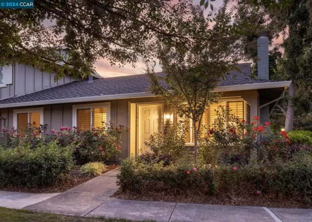 MLS: 41076298 Condo For Sale