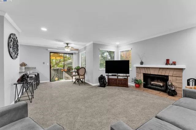 MLS: 41076548 Condo For Sale