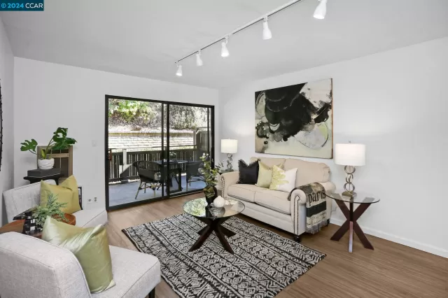 MLS: 41076618 Condo For Sale