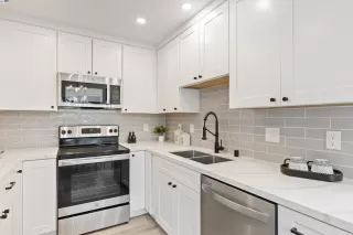 Photo #5: 41076700 Listing