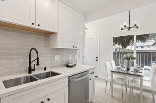 Photo #6: 41076700 Listing