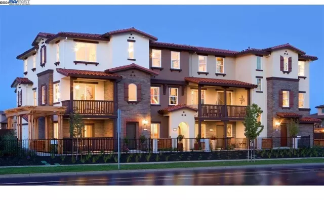 MLS: 41076788 Condo For Sale