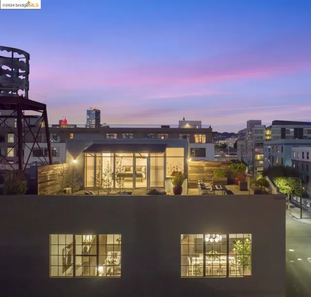 MLS: 41076927 Condo For Sale