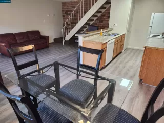 Photo #6: 41077006 Listing