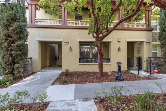 MLS: 41077010 Condo For Sale