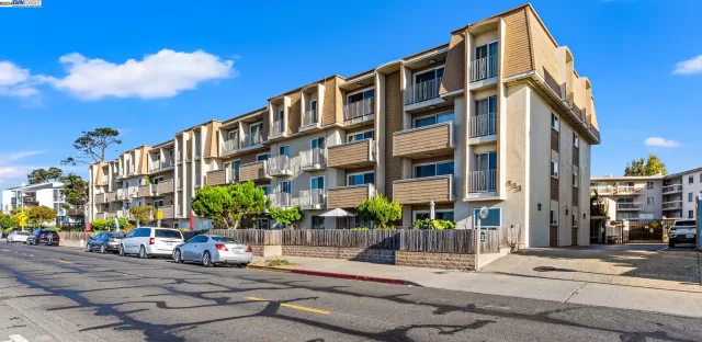 MLS: 41077262 Condo For Sale