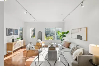 Click for more information on MLS # 41077310 : 532 30TH ST # 20 More Details about MLS # 41077310 : 532 30TH ST # 20