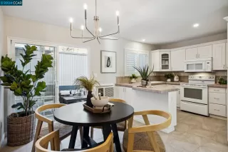 Photo #4: 41077357 Listing