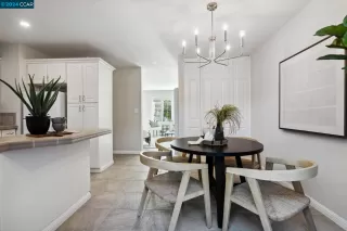 Photo #5: 41077357 Listing