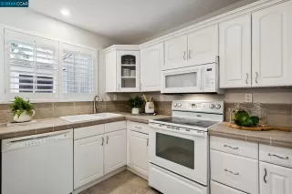 Photo #6: 41077357 Listing