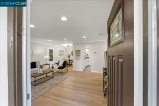 Photo #2: 41077407 Listing 