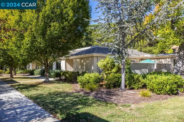 MLS: 41077419 Condo For Sale