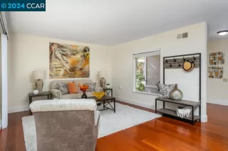 Photo #2: 41077419 Listing 