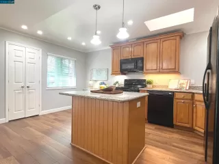 Photo #6: 41077420 Listing 